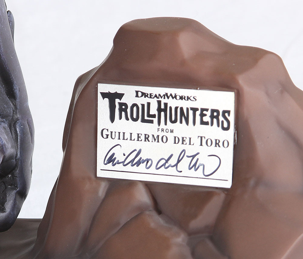 /comic-con-2016-exclusive-trollhunters-bular-maquette-jim-figure-combo/ product image